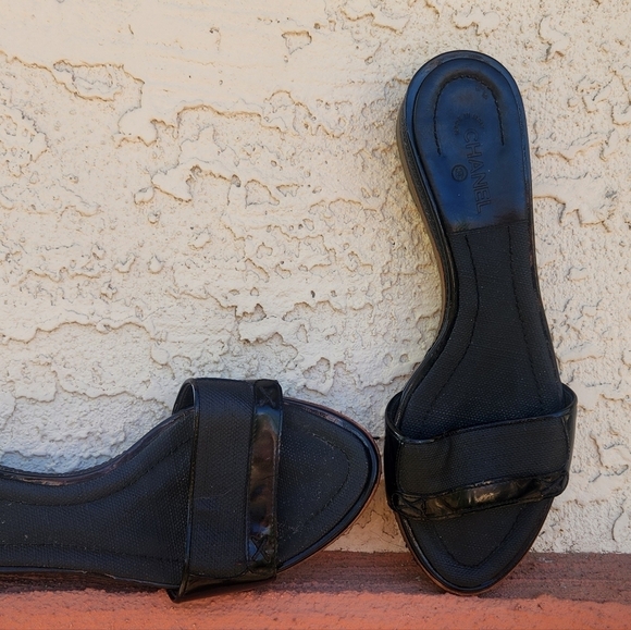 RARE VINTAGE CHANEL SANDALS - Picture 11 of 14